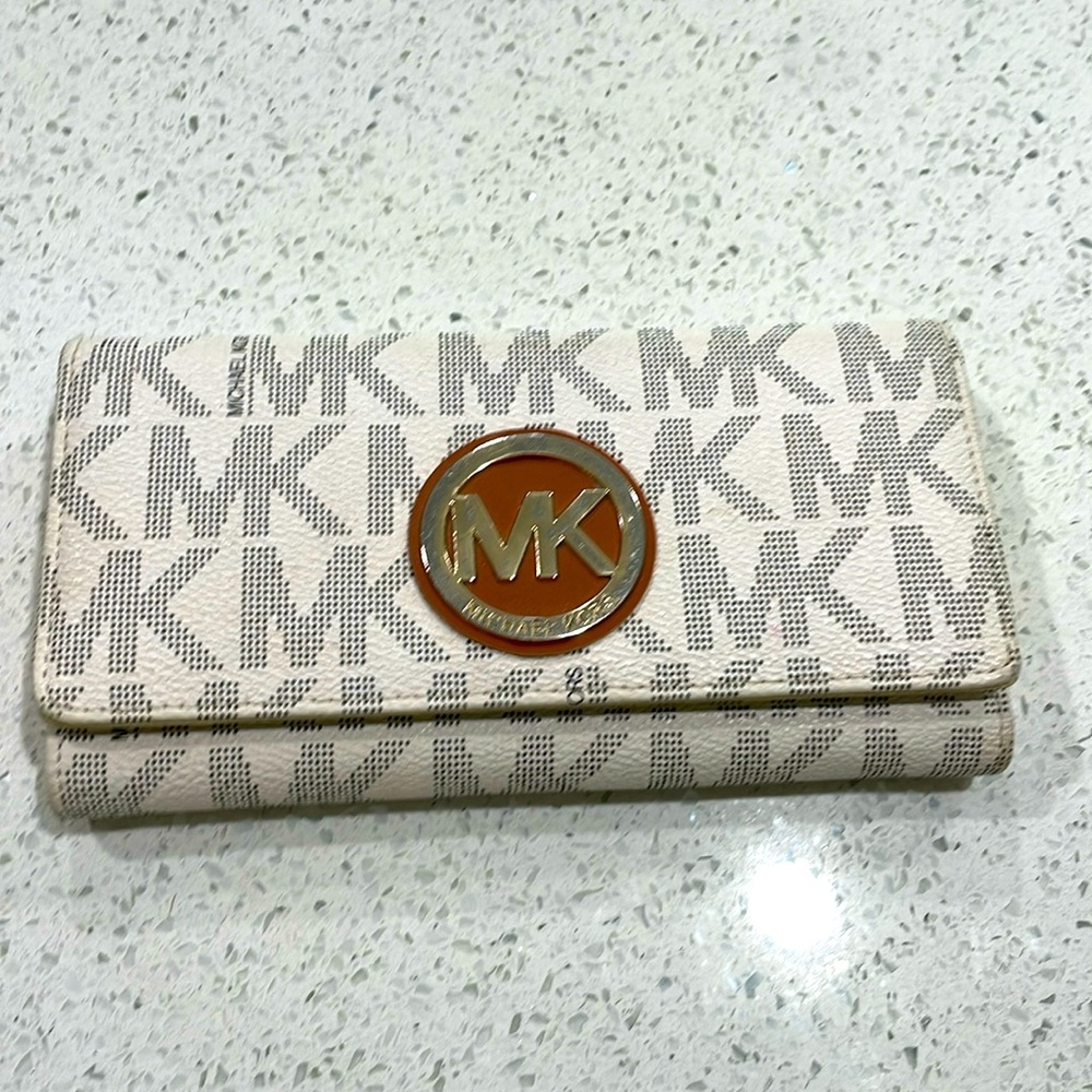 Michael Kors Fulton MK Logo Leather Wallet White One Size Great Condition